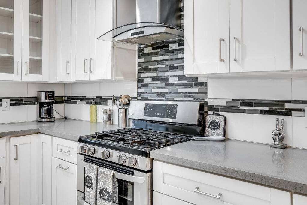 Prime Location! House W/pool 7 Mins To Universal, 10 Mins To Hollywood Villa *
